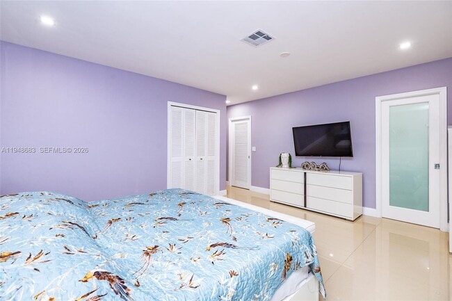 Building Photo - 709 Elm Tree Ln