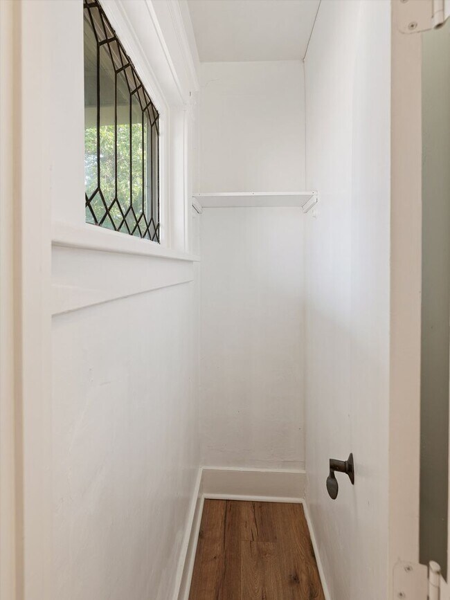 Building Photo - 1113 W Montgomery Ave