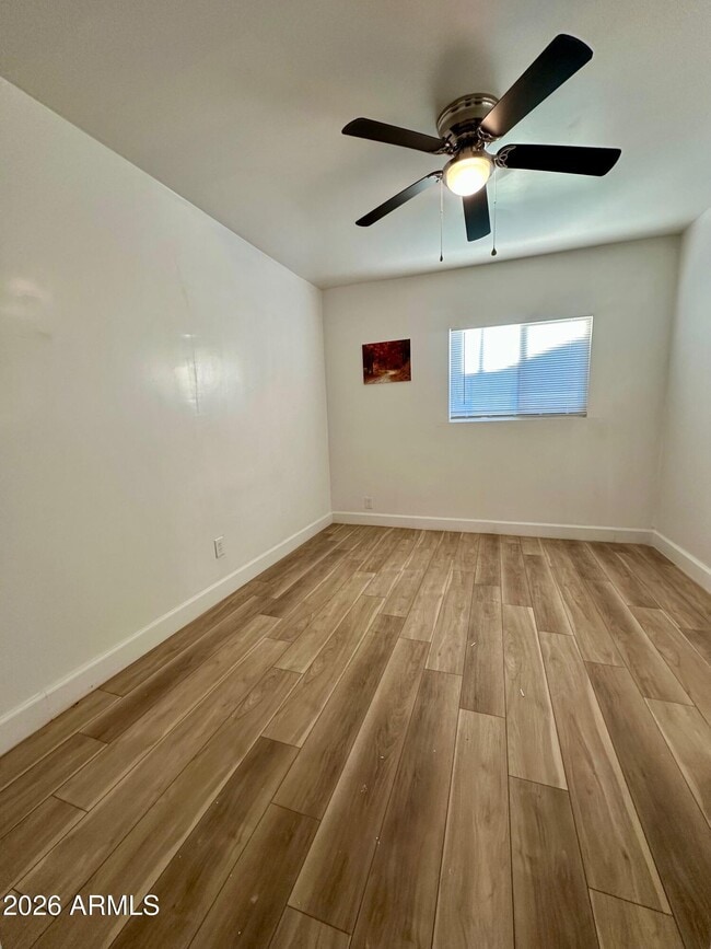 Building Photo - 3125 E Oak St