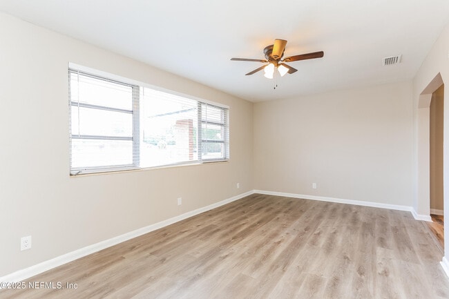 Building Photo - 6603 Syringa Ln
