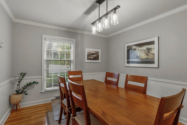 Building Photo - 811 Hiawatha Dr