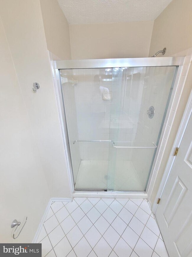 Building Photo - 13109 Briarcliff Terrace