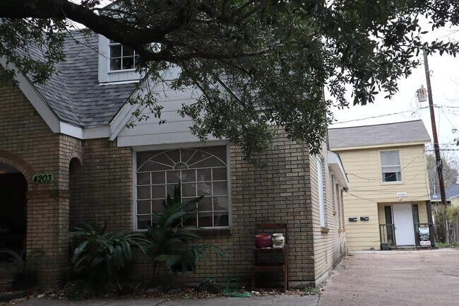 Building Photo - 4203 Polk St