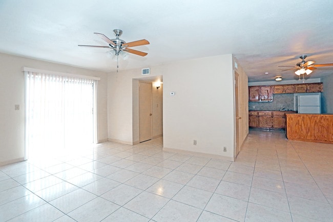 Living/ Kitchen - Royal Oaks Apartments