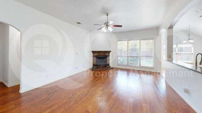 Building Photo - 1618 Nestledown Dr