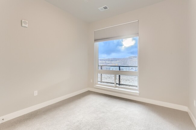 Building Photo - 20 Wilcox St