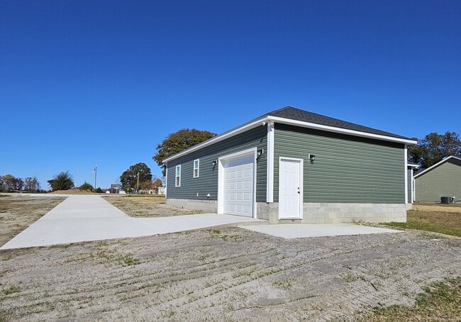 Building Photo - 1033 Oberry Rd