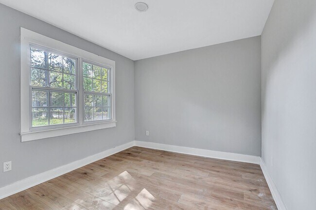 Building Photo - ***TWO WEEKS FREE*** Charming 2BR Home for Rent in Jacksonville