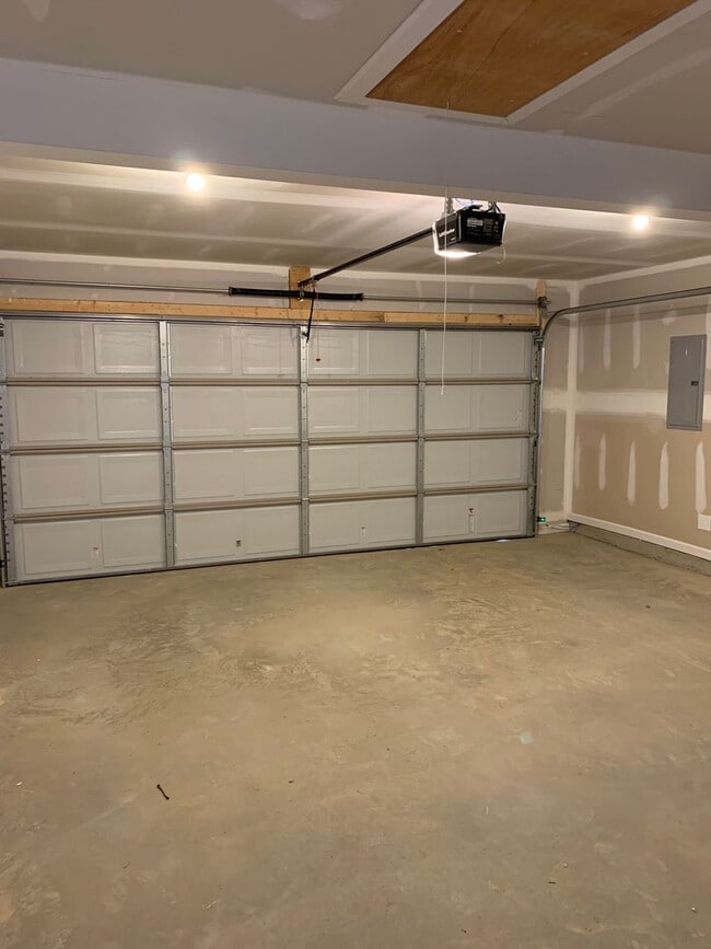 Building Photo - 2165 Kilpatrick LN