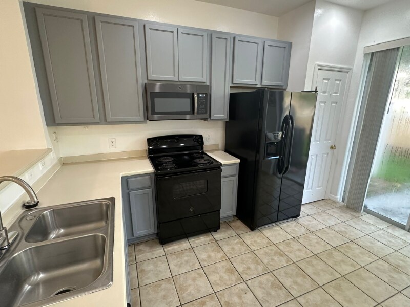 Building Photo - 2674 Mayaguana St