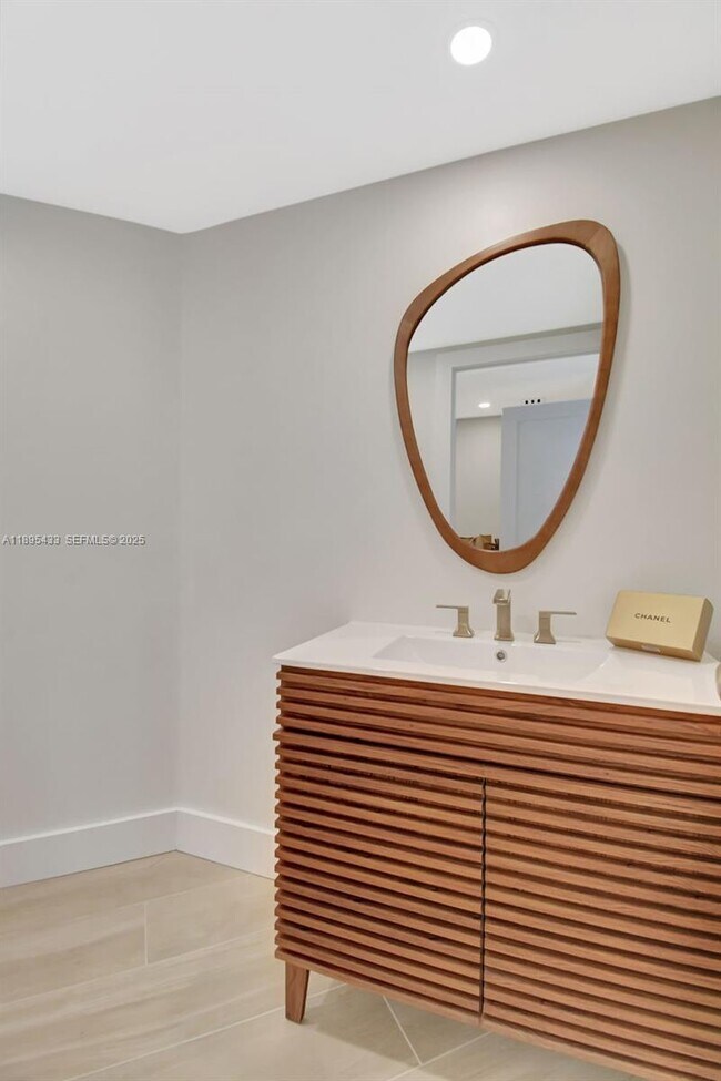 Building Photo - 3370 Hidden Bay Dr