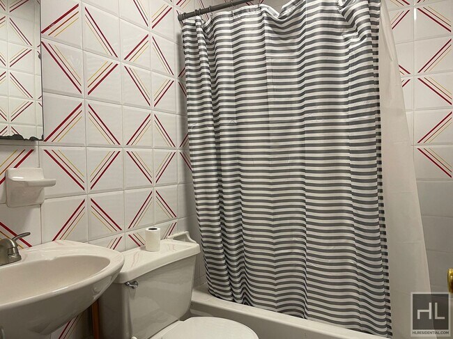 Building Photo - BRIGHT PARK SLOPE 3BR NEAR F, G & R TRAINS!!