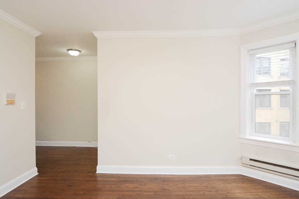 Building Photo - 3833 N Greenview Ave