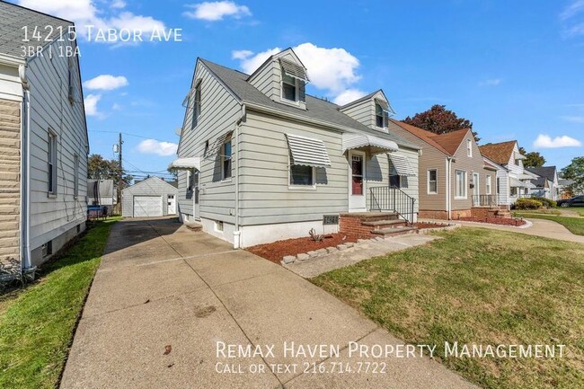 Building Photo - 14215 Tabor Ave, Maple Heights- Spacious 3...