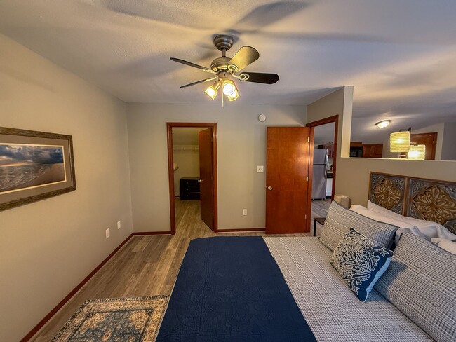 Building Photo - 1 Bedroom 1 Bath Furnished Garage Apartment - ALL UTILITIES INCLUDED!