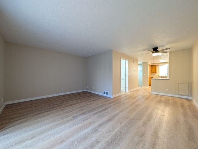 Primary Photo - Large 2 Bedroom Condo in Sunset Meadows - ...