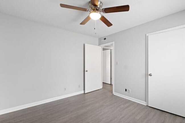 Building Photo - 144 Darlene Dr