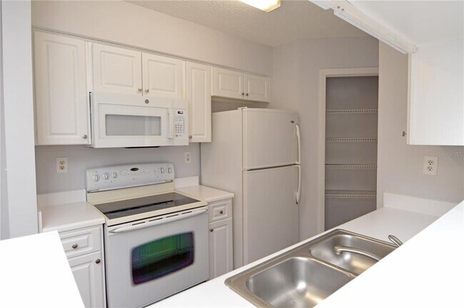 Building Photo - 8641 Fancy Finch Dr