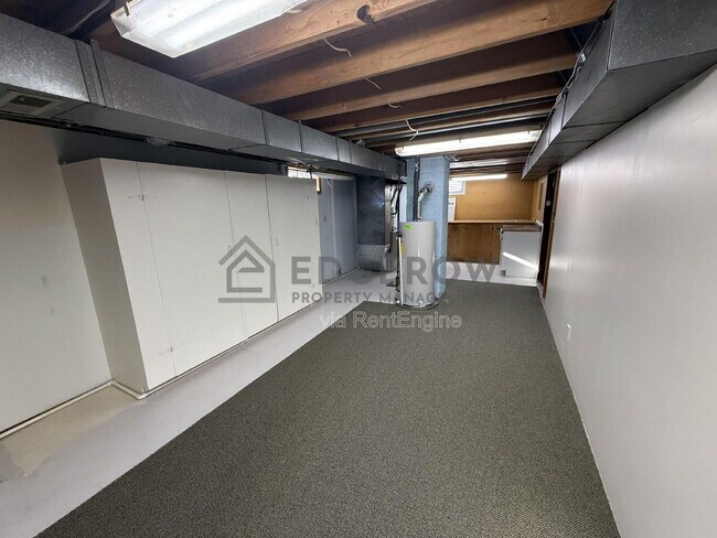 Building Photo - 2540 Ancient Dr SW