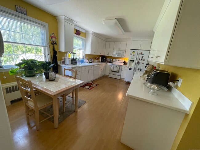 Building Photo - 20 Broadfield Rd