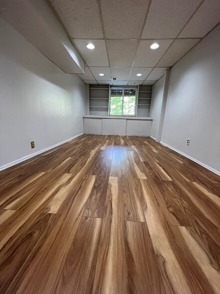 Building Photo - 8120 Remington Dr