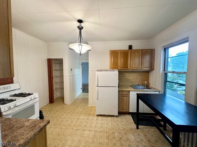 Building Photo - 4 Swaine Pl