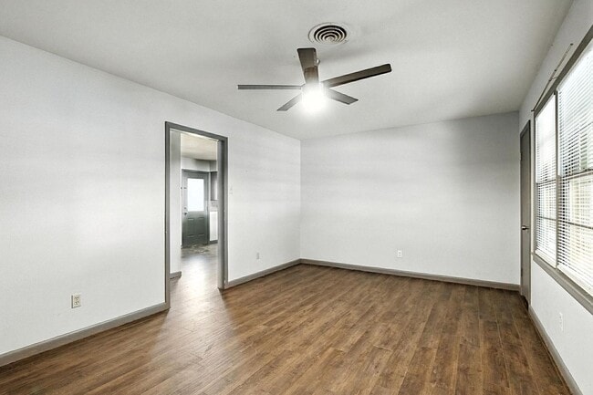 Building Photo - 3625 N 9th St