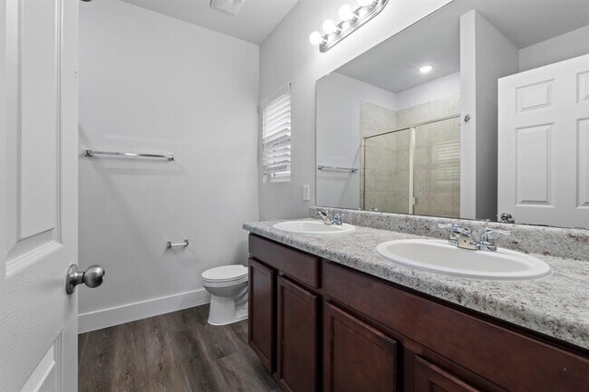 Building Photo - 175 Eves Necklace Dr.