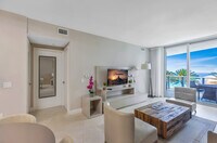 Building Photo - 4011 S Ocean Dr