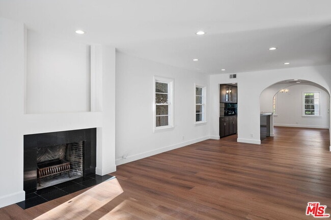 Building Photo - 459 21st Pl