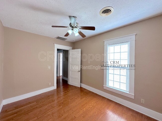 Building Photo - 1021 S Purdum St