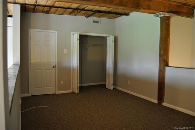 Building Photo - 201 S Hoskins Rd