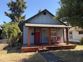 Building Photo - 920 F St