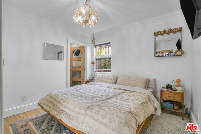 Building Photo - 1051 S Stanley Ave