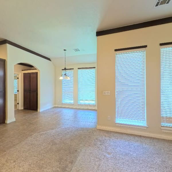 Building Photo - Stunning 3-Bedroom Home with Modern Amenities
