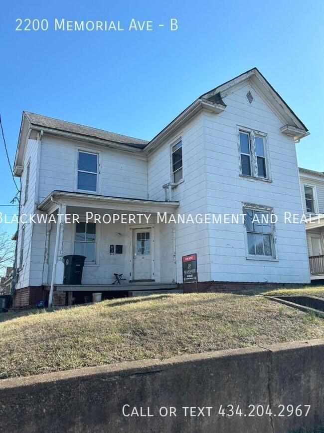 Primary Photo - 2200 Memorial Ave