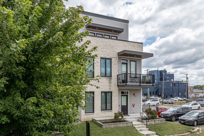 Building Photo - 1122 Bainbridge Street