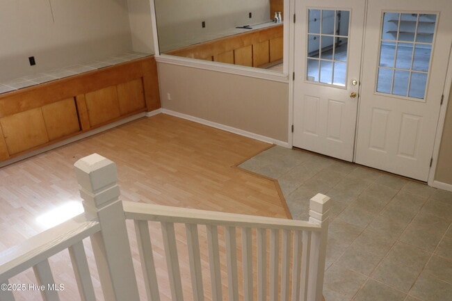 Building Photo - 207 Gemini Ct