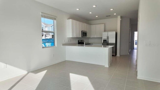 Building Photo - 2746 Skyline Lp