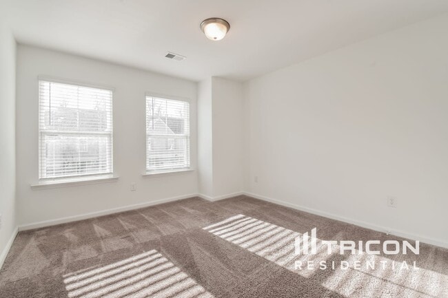 Building Photo - 2090 Rosemary Park Ln