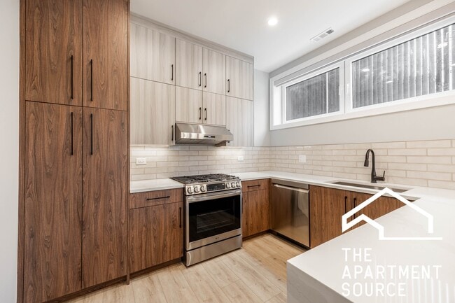 Building Photo - 2355 W Flournoy St