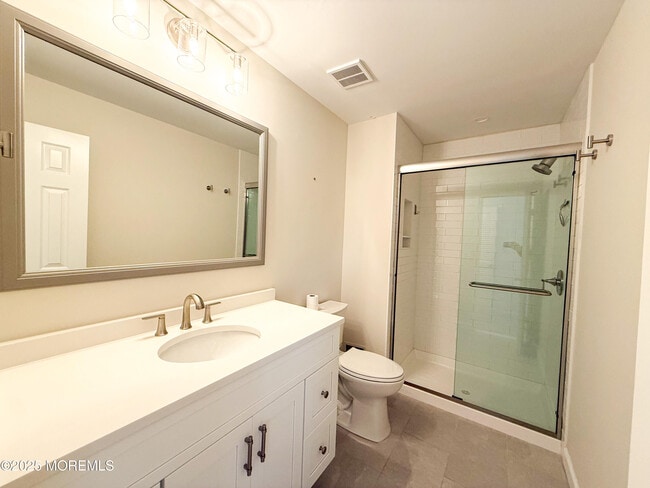 Building Photo - 17 Apple Dr