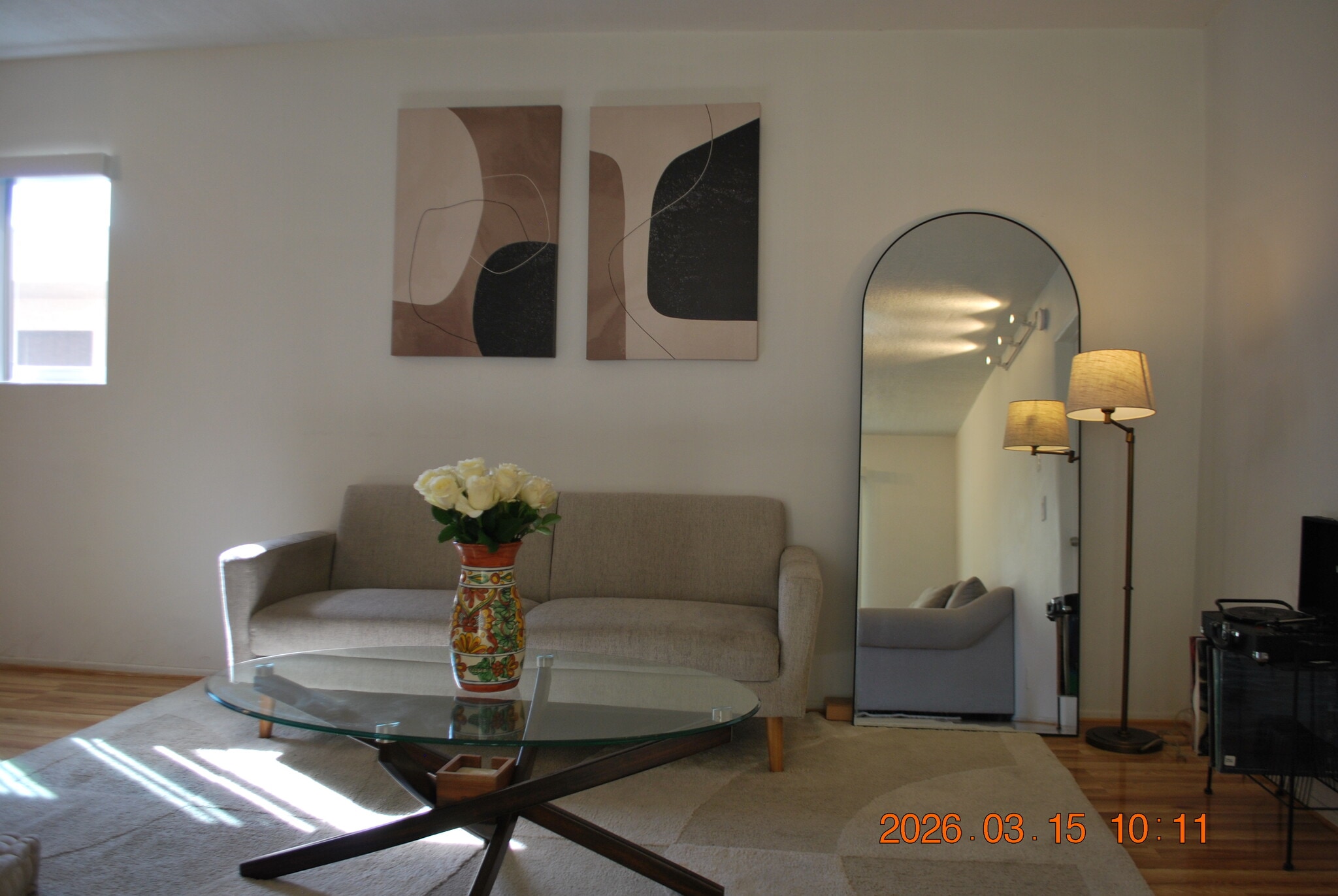 Living room - 612 N Louise St