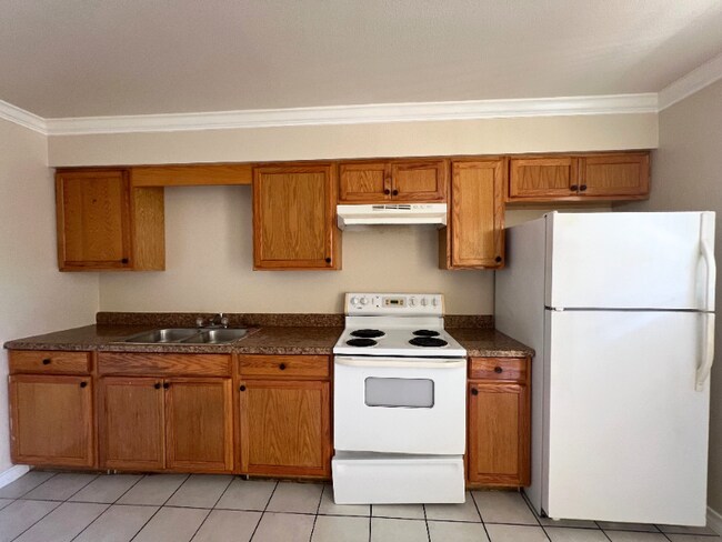 Building Photo - 301 E Locust St