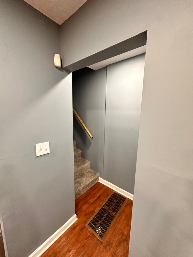 Building Photo - 1240 S 17th St