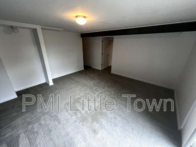 Building Photo - 10772 W Berry Ave