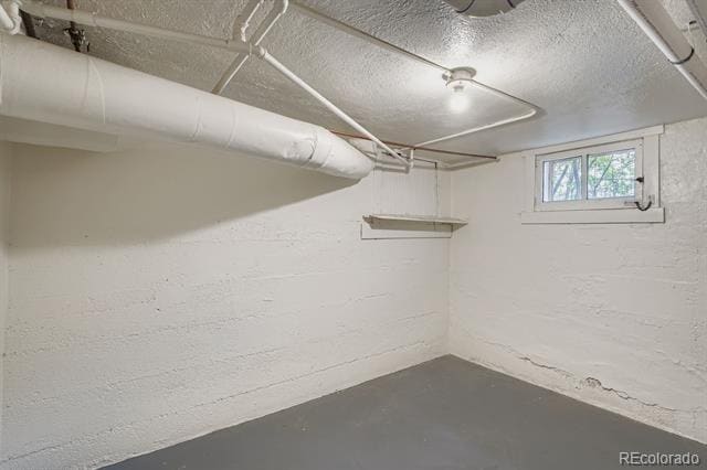 Building Photo - 430 S Corona St