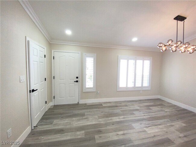 Building Photo - 10420 Villa Ridge Dr