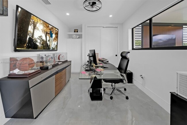 Building Photo - 9241 SW 55th St