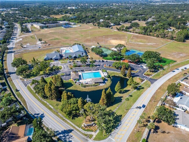 Building Photo - 11812 Lynmoor Dr